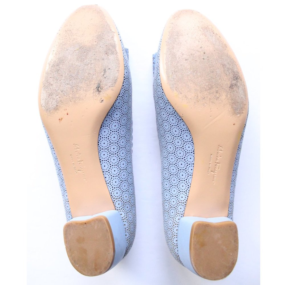 Salvatore Ferragamo Vara Bow Leather Pump Heel / Size 7.5B / Fleur Bleu Napa - Picture 12 of 14